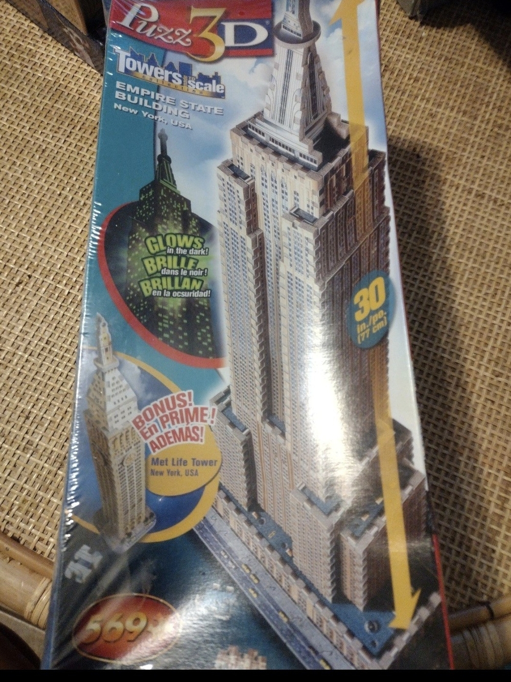 Empire State Building Glow-In-The-Dark Puzzle - Blue